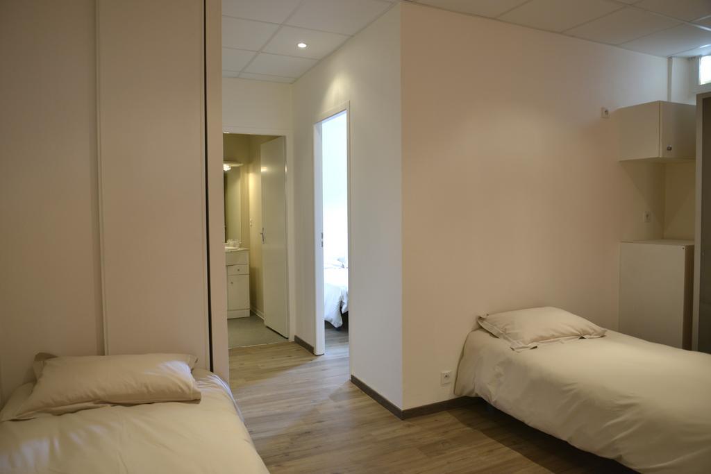 Hotel Des Arceaux Saint-Sever  Bagian luar foto