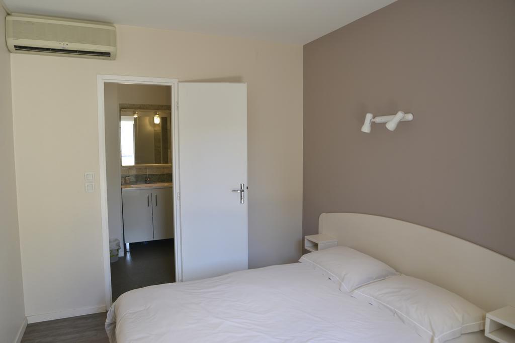 Hotel Des Arceaux Saint-Sever  Bagian luar foto