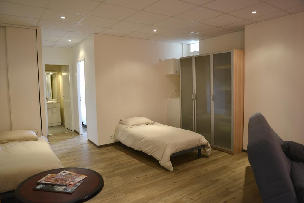 Hotel Des Arceaux Saint-Sever  Bagian luar foto