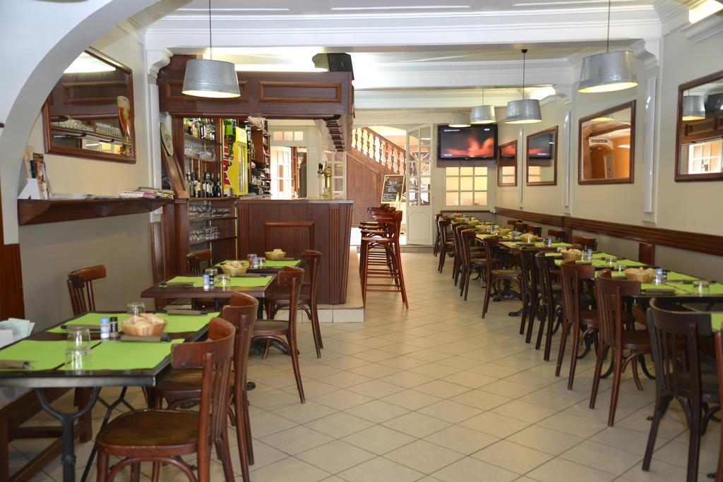 Hotel Des Arceaux Saint-Sever  Bagian luar foto