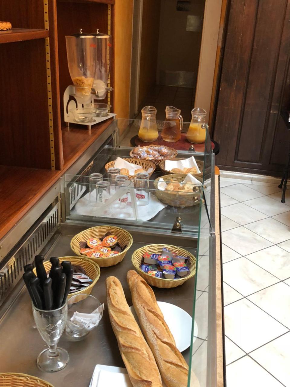 Hotel Des Arceaux Saint-Sever  Bagian luar foto